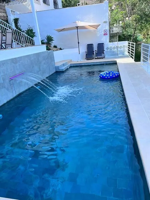 Apartment D With Heated Swimming Pool, Jacuzzi, Waterfall, Heating Is Extra Benalmadena